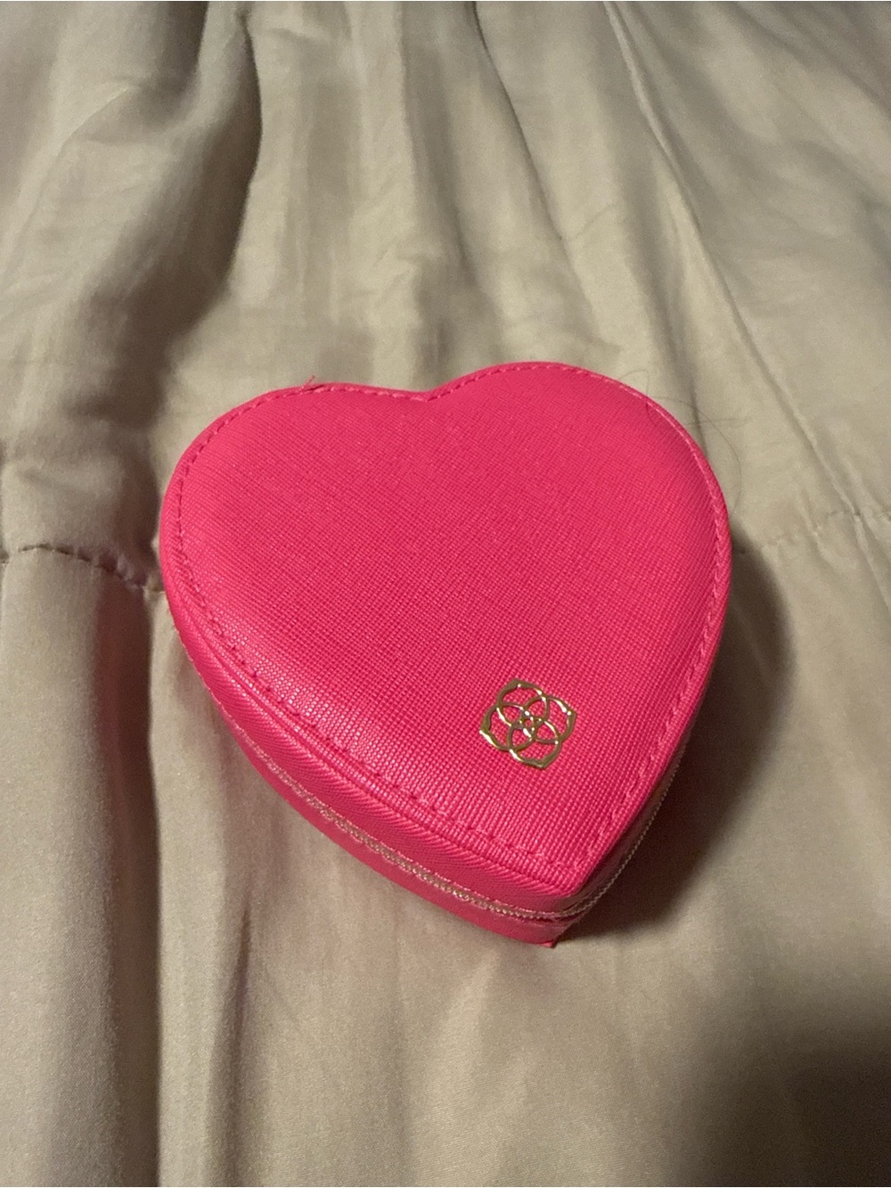 Heart-Shaped Jewelry Case - Hot Pink